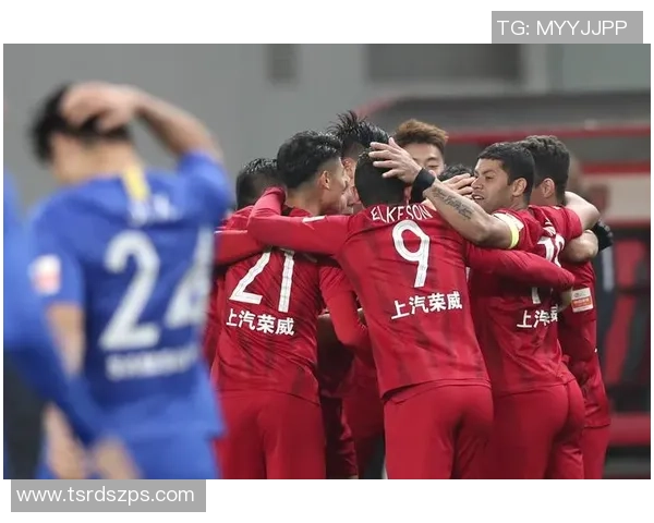 苏宁主场迎战上港南京足球盛宴再度上演精彩对决 苏宁主场迎战上港南京足球盛宴再度上演精彩对决